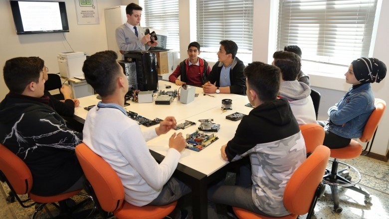 Gaziantep Dijital K&uuml;t&uuml;phane Projeleri: Gen&ccedil;lere Erişimde Yeni D&ouml;nem