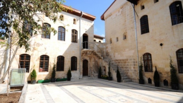 Gaziantep&rsquo;in Taş Mimarisi ve Unutulan Avlu K&uuml;lt&uuml;r&uuml;